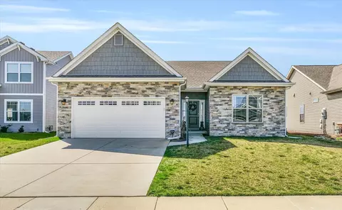 303 Capitol St, Savoy, IL 61874