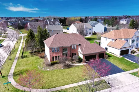 1191 White Chapel Ln, Algonquin, IL 60102