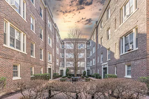 431 N Lombard Ave #3, Oak Park, IL 60302