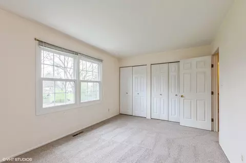 Bedroom - 515 Skyline Dr, Algonquin, IL 60102 photo 2 of 2