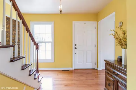 Entry Way - 515 Skyline Dr, Algonquin, IL 60102 photo 1 of 1