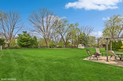 Exterior - 515 Skyline Dr, Algonquin, IL 60102 photo 2 of 2