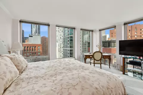 111 E Chestnut St #17A, Chicago, IL 60611 photo 9