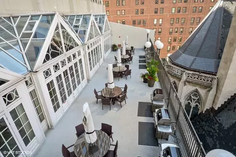 111 E Chestnut St #17A, Chicago, IL 60611 photo 18