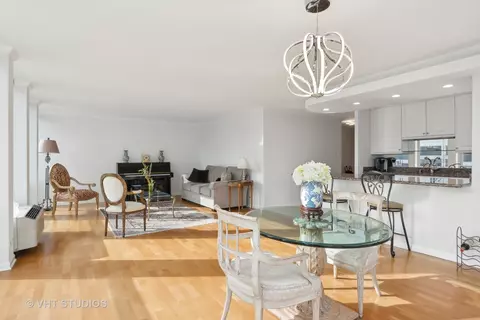 111 E Chestnut St #17A, Chicago, IL 60611 photo 6