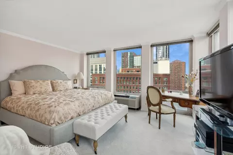 111 E Chestnut St #17A, Chicago, IL 60611 photo 8