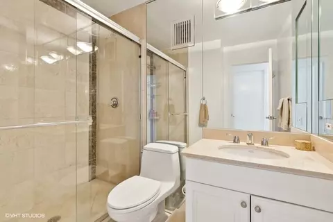 111 E Chestnut St #17A, Chicago, IL 60611 photo 13