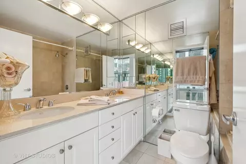111 E Chestnut St #17A, Chicago, IL 60611 photo 10