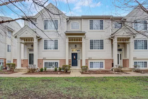 843 Pheasant Trl, Saint Charles, IL 60174