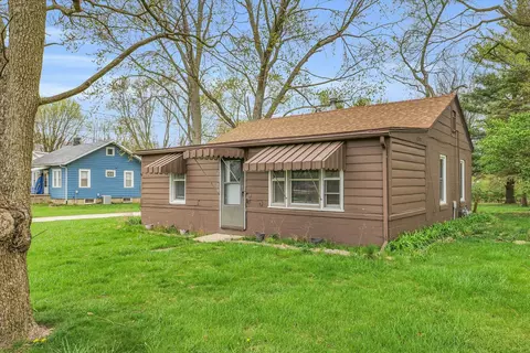 2104 E Main St, Urbana, IL 61802
