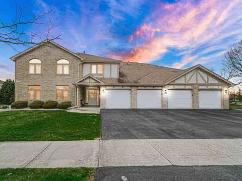 18440 Pine Lake Dr #3, Tinley Park, IL 60477