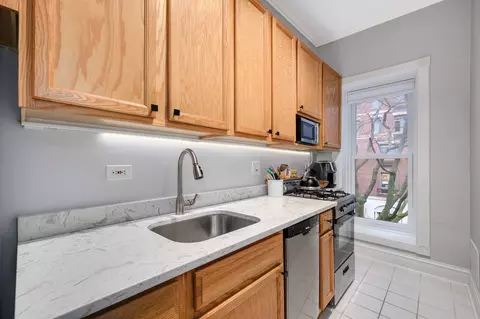 Kitchen - 15 E Goethe St, Chicago, IL 60610 photo 4 of 5