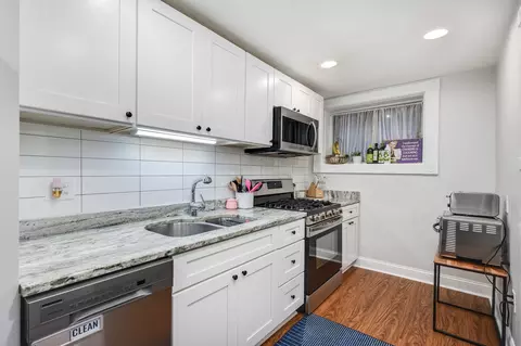 Kitchen - 15 E Goethe St, Chicago, IL 60610 photo 2 of 5