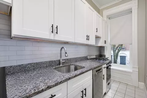 Kitchen - 15 E Goethe St, Chicago, IL 60610 photo 3 of 5