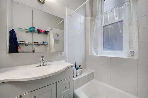Bath - 15 E Goethe St, Chicago, IL 60610 photo 2 of 2