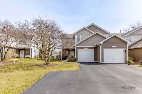 547 Woodcrest Dr #C, Mundelein, IL 60060