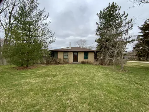 37044 Bayonne Ave, Waukegan, IL 60087