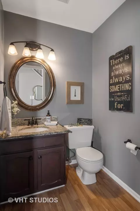 Bath - 60 Forestview Ln, Aurora, IL 60502 photo 3 of 5
