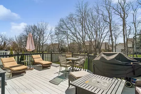 Exterior - 60 Forestview Ln, Aurora, IL 60502 photo 3 of 9