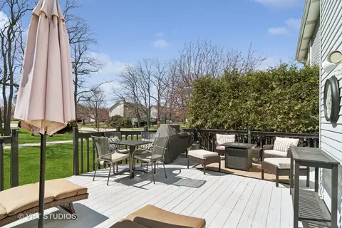 Exterior - 60 Forestview Ln, Aurora, IL 60502 photo 4 of 9