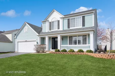 1549 Charlotte Cir, Naperville, IL 60564