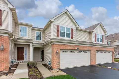 169 Remington Dr, Saint Charles, IL 60175