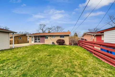 Exterior - 257 E Normandy Dr, Addison, IL 60101 photo 4 of 5