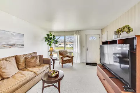 Living - 257 E Normandy Dr, Addison, IL 60101 photo 2 of 2