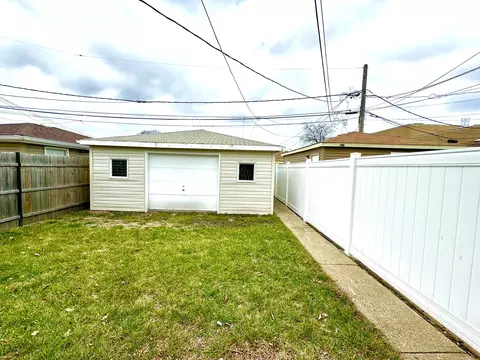 1628 E 93rd St, Chicago, IL 60617 photo 10