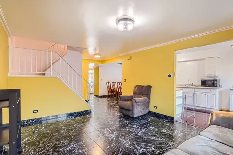 Living - 412 Honey Locust Dr, Wheeling, IL 60090 photo 3 of 3