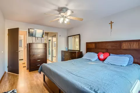 Bedroom - 412 Honey Locust Dr, Wheeling, IL 60090 photo 2 of 3