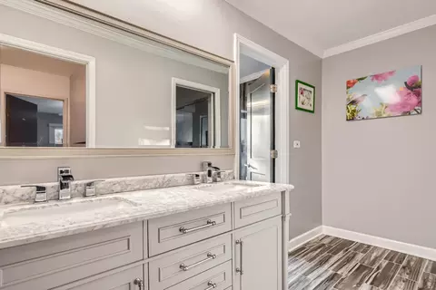 Bath - 412 Honey Locust Dr, Wheeling, IL 60090 photo 3 of 3