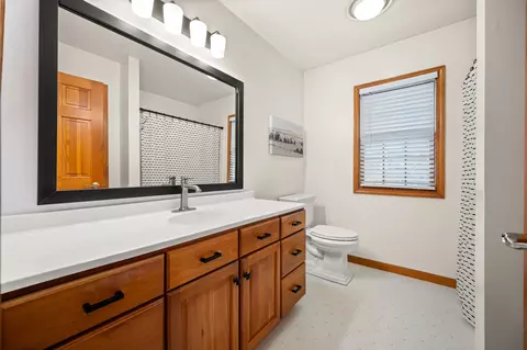 3308 Meadow Trl E, Dekalb, IL 60115 photo 11