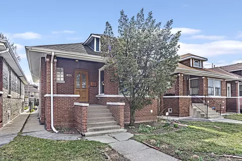 4733 W Addison St, Chicago, IL 60641