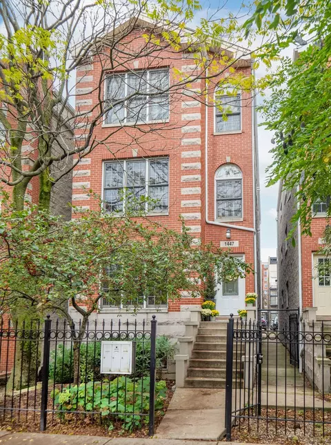 1447 W Walton St #1, Chicago, IL 60642