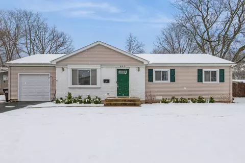 643 Sussex Ln, Crystal Lake, IL 60014