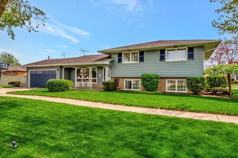 9901 S Kolmar Ave, Oak Lawn, IL 60453
