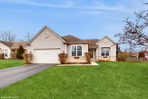 321 Martin Dr, Woodstock, IL 60098