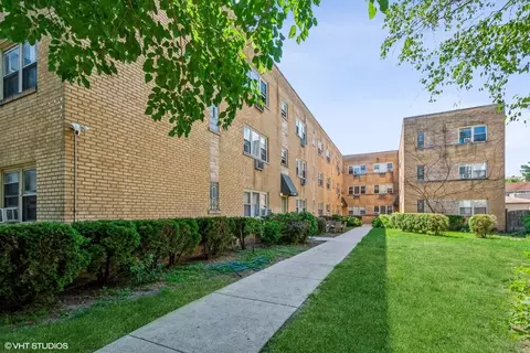 1711 W Estes Ave #2S, Chicago, IL 60626