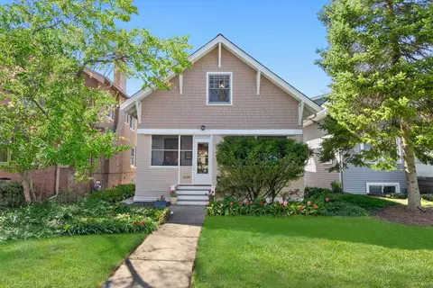 2230 Pioneer Rd, Evanston, IL 60201