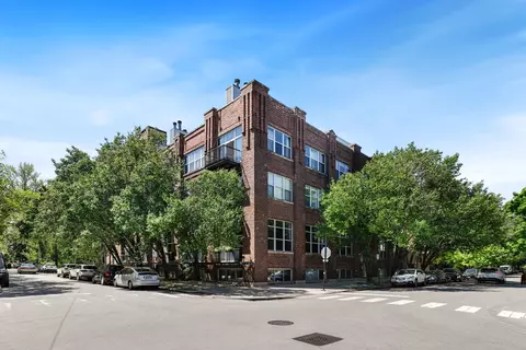 2201 W Wabansia Ave #4, Chicago, IL 60647