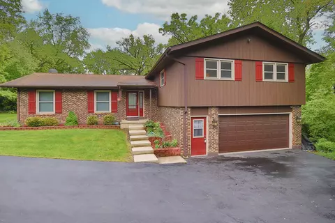 528 Stevens Ct, Sleepy Hollow, IL 60118