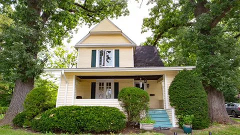 1069 S Des Plaines River Rd, Des Plaines, IL 60016 photo 1