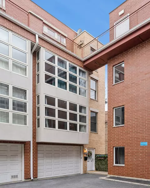 3337 W Irving Park Rd #5, Chicago, IL 60618