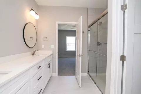 Bath - 19 Fedor Cir, Bloomington, IL 61705 photo 2 of 4