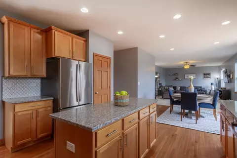 3053 Chalkstone Ave, Elgin, IL 60124 photo 10