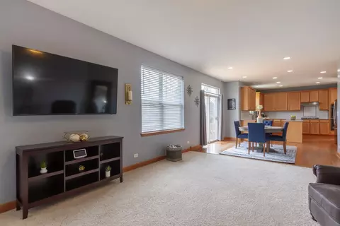 3053 Chalkstone Ave, Elgin, IL 60124 photo 5