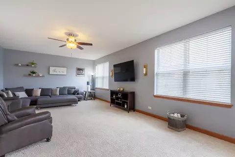 3053 Chalkstone Ave, Elgin, IL 60124 photo 6