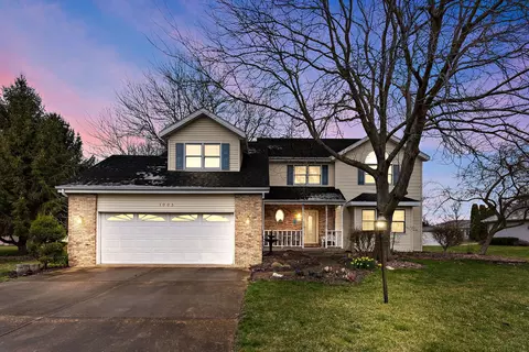 1003 Paul Dr, Saint Anne, IL 60964