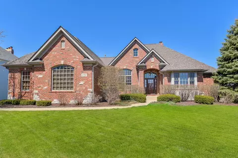 1737 Hunters Ridge Ln, Sugar Grove, IL 60554